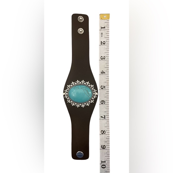Faux Oval Turquoise Brown Leather Snap Bracelet - Picture 4 of 6